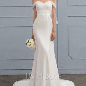NWT - Trumpet/Mermaid Court Train Chiffon Lace Wedding Dress With Beading - US4